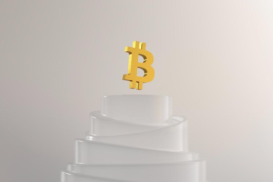 比特币在全球债务担忧和黄金价格上涨中逐步逼近11万美元